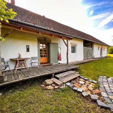 Aracsa Farm Es Vendeghaz Kis Balaton Es Termal Fuerdok * Egeraracsa